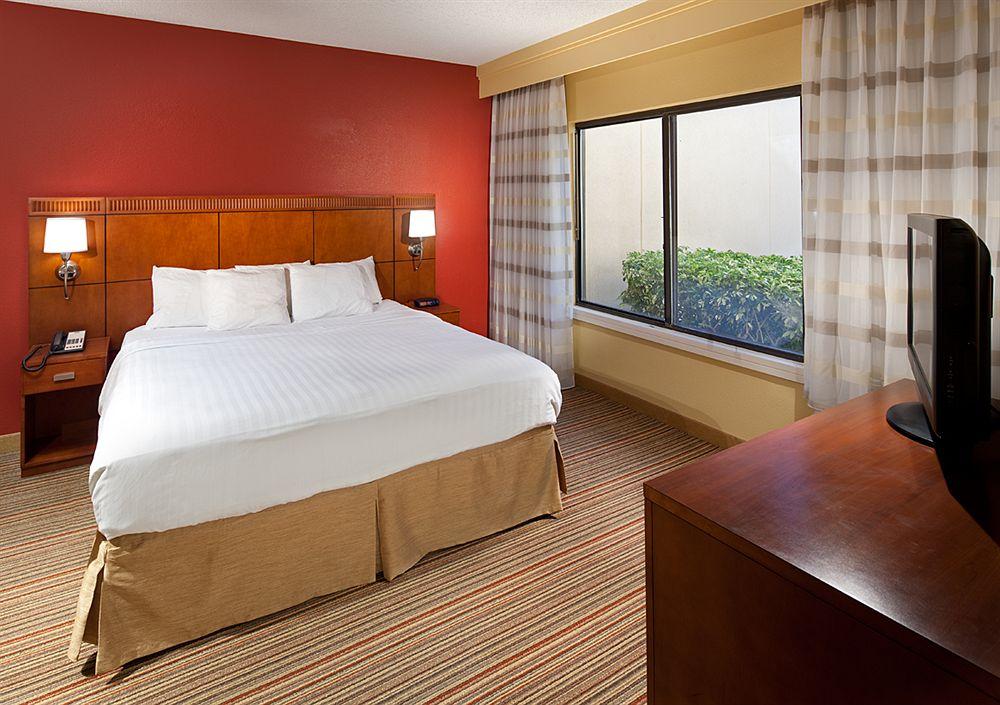Courtyard By Marriott Orlando Airport Otel Dış mekan fotoğraf