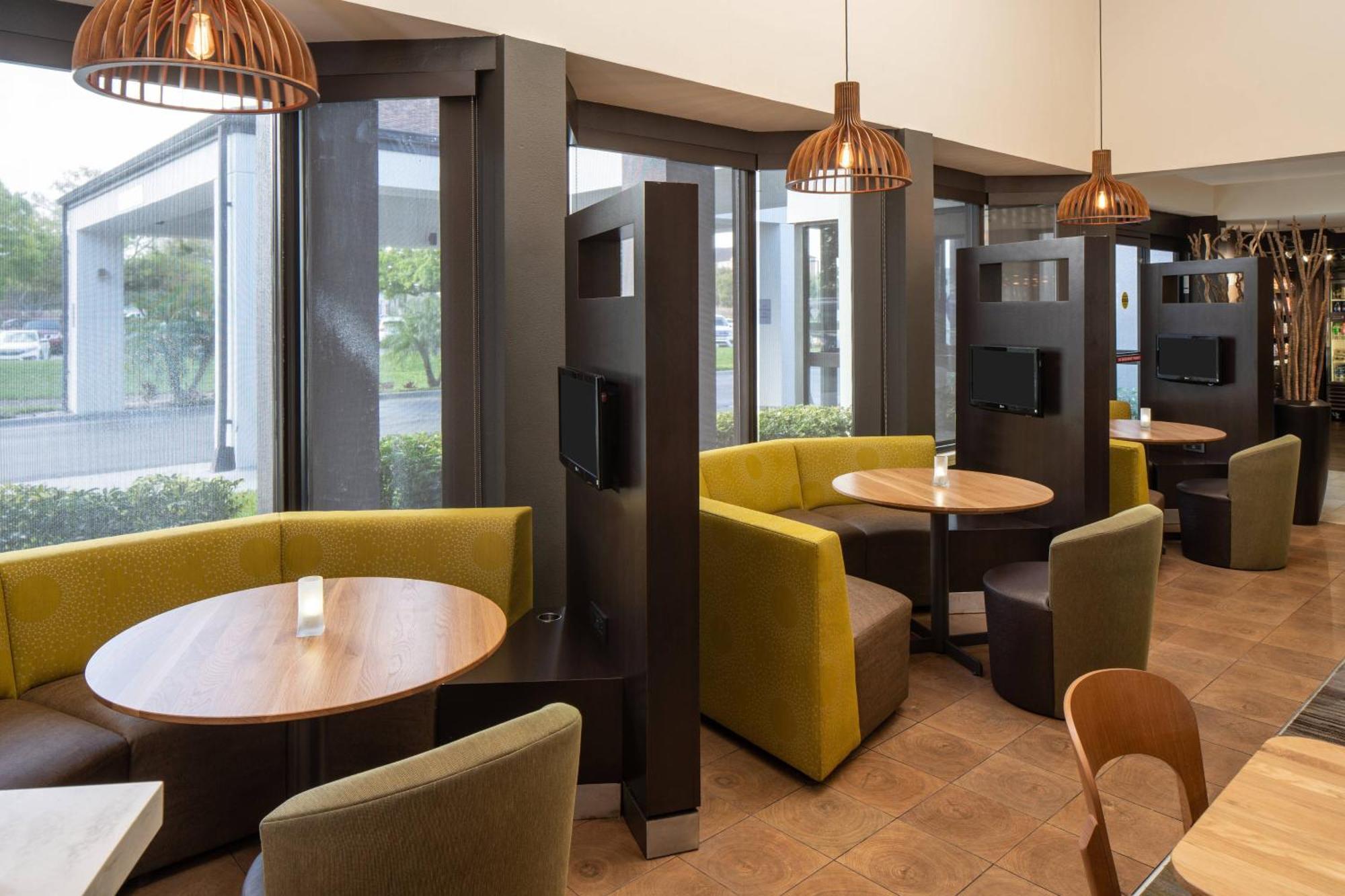 Courtyard By Marriott Orlando Airport Otel Dış mekan fotoğraf